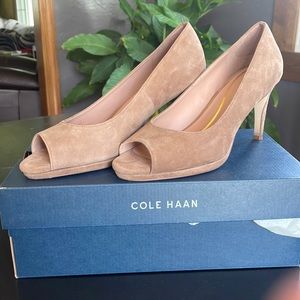 COLE HAAN Drado Platform Peep Toe Pump Light Whiskey Suede Women’s Size 9